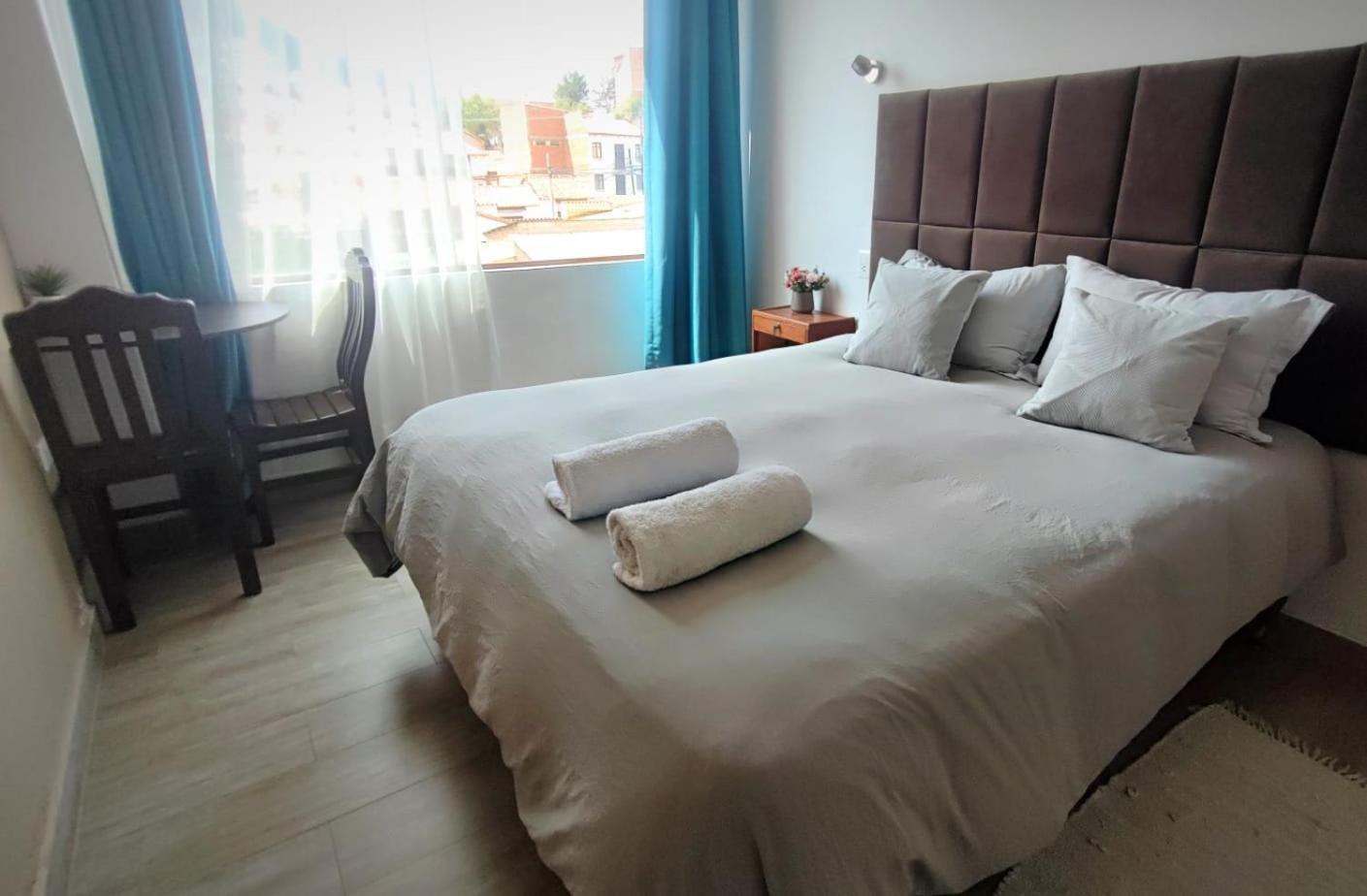 Home Away 苏克雷 外观 照片